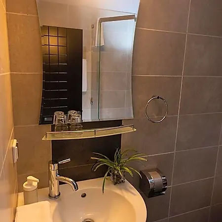 Hotel Cityhome 3*